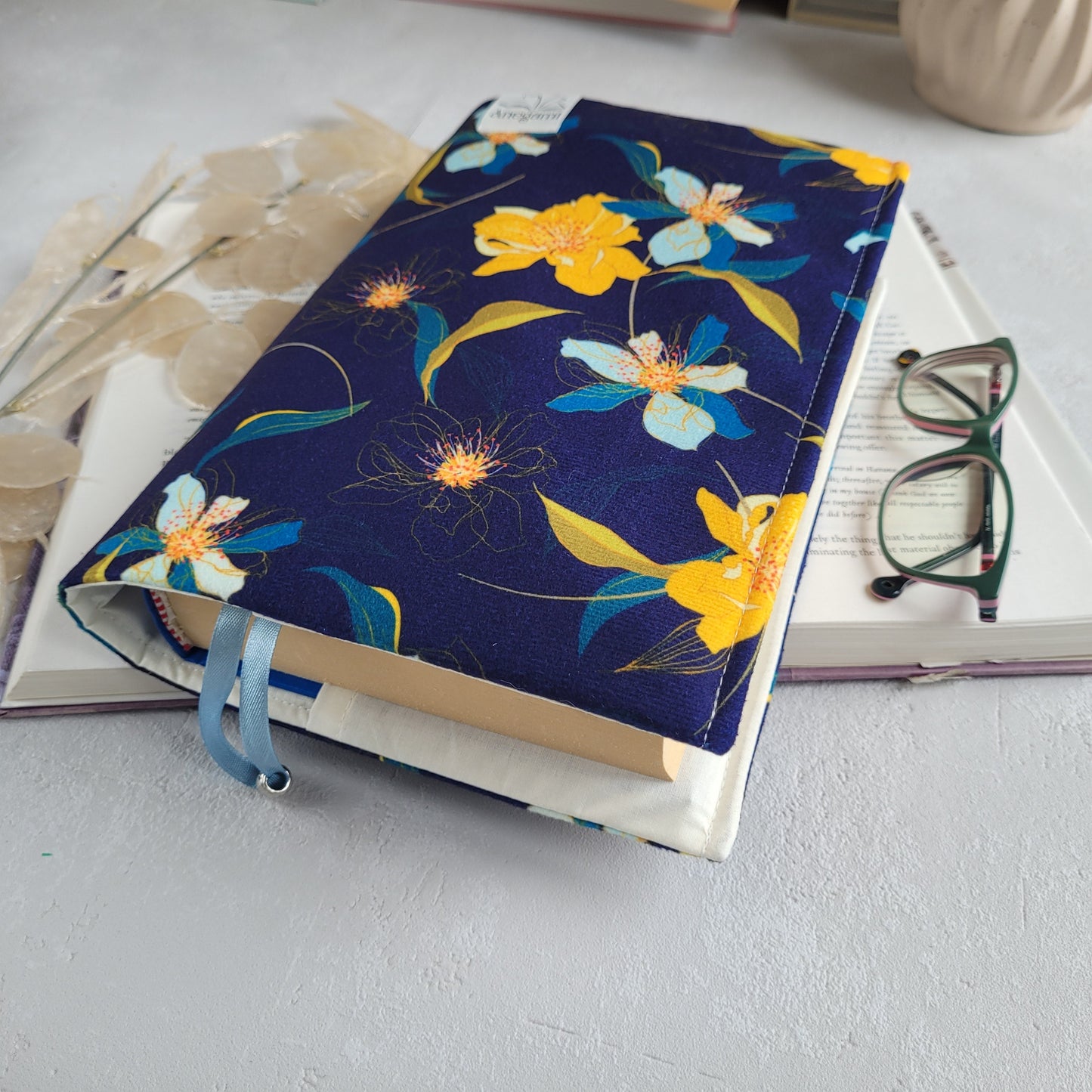 Copertina del libro "Fiori delicati"