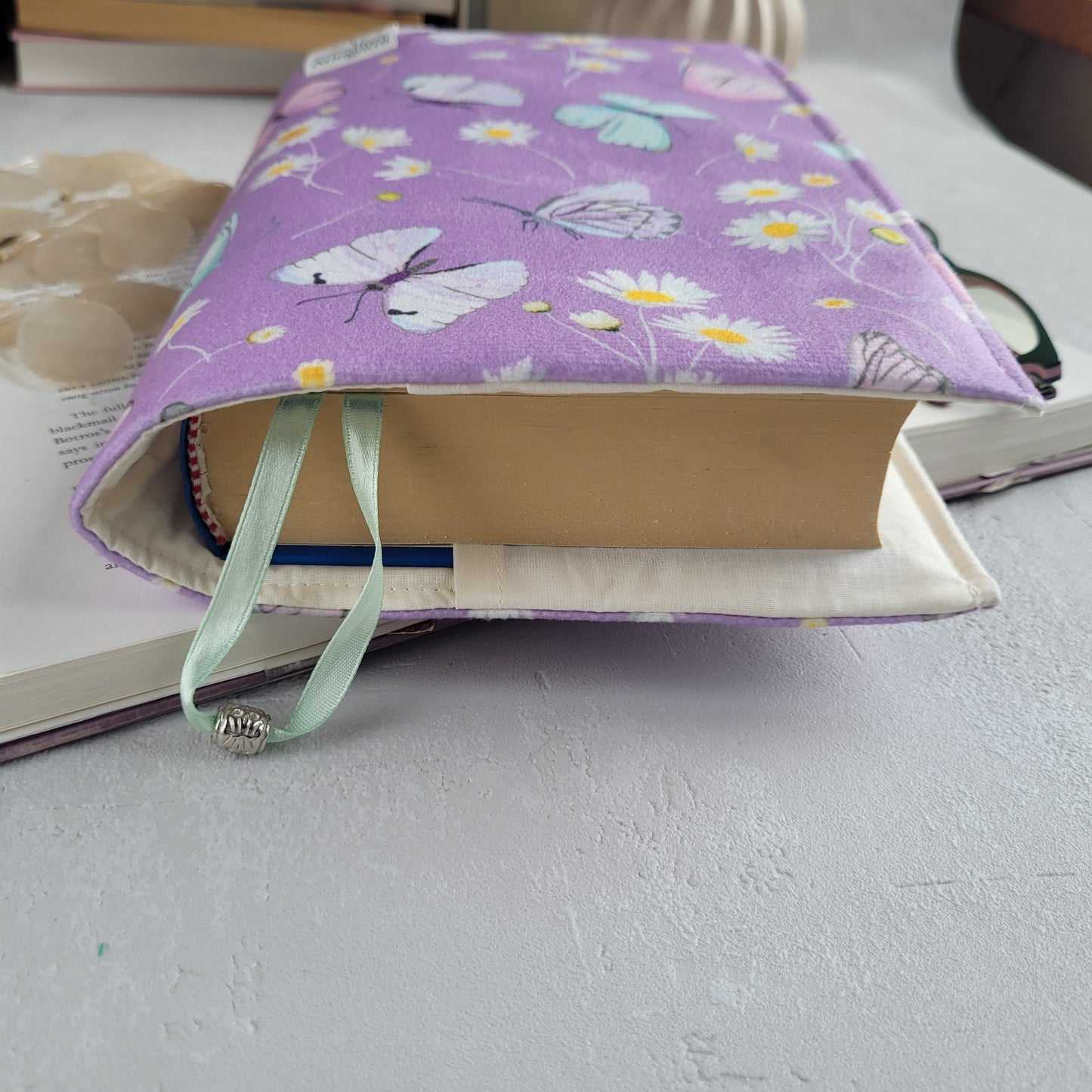 Copertina del libro "Farfalle viola"