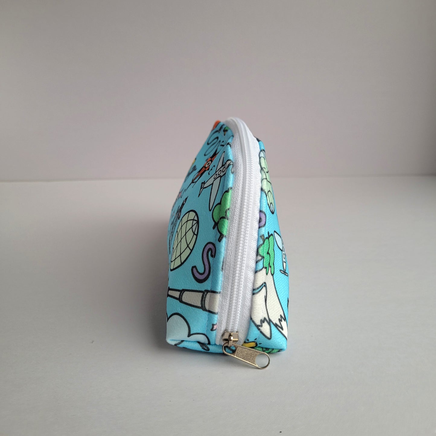 Комплект папка и несесер " География"