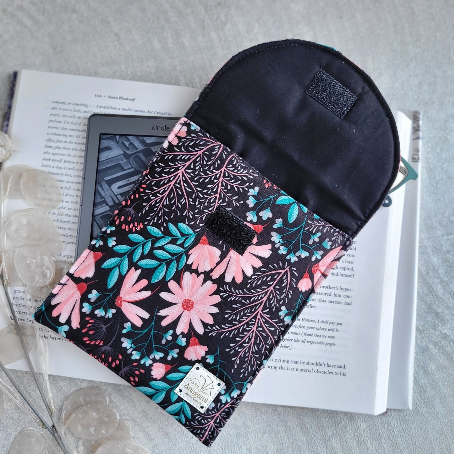 Custodia per Kindle "Ricamo Delicato"