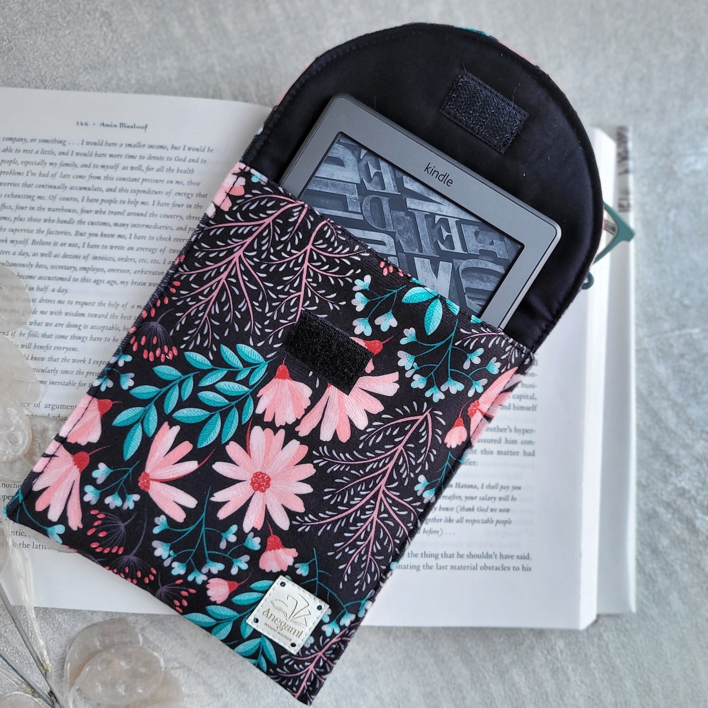 Custodia per Kindle "Ricamo Delicato"