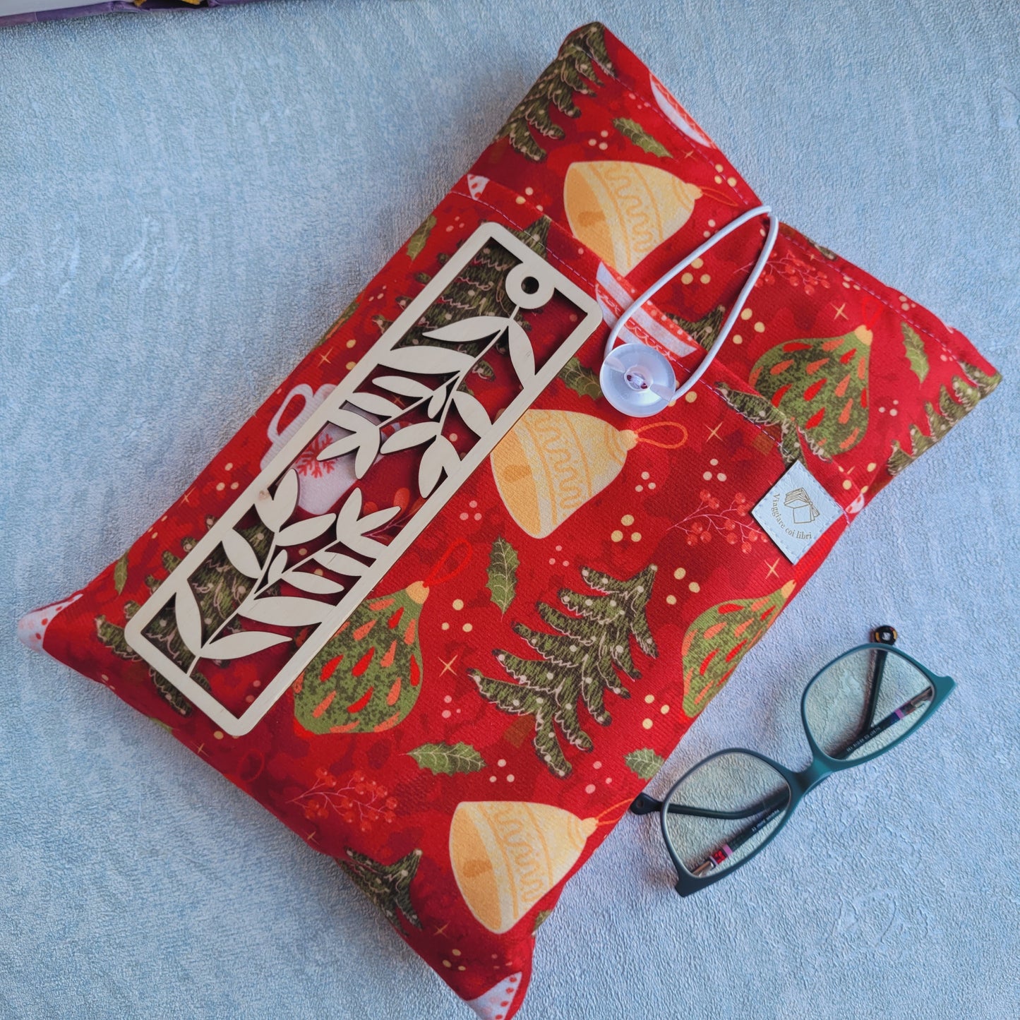 Book sleeve e segnalibro in legno " Natalizia " Viaggare coi libri