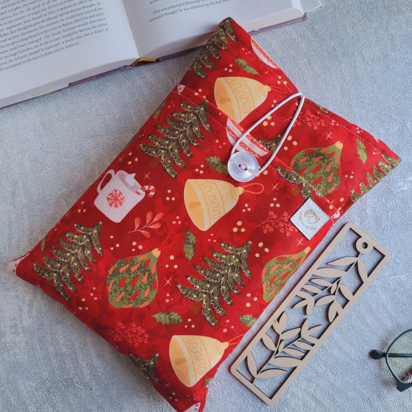 Book sleeve e segnalibro in legno " Natalizia " Viaggare coi libri