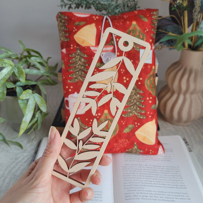 Book sleeve e segnalibro in legno " Natalizia " Viaggare coi libri