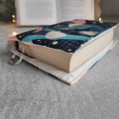 Подвързия за книга "Orbital Dreams "