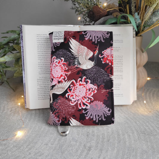 Подвързия за книга " Mystic Garden "