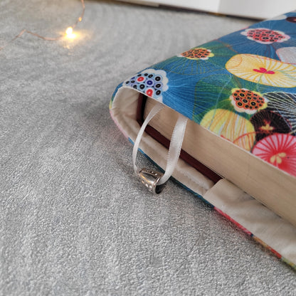 Подвързия за книга " Wildflower Dance "