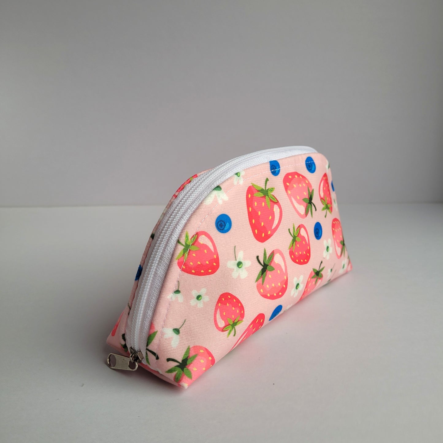 Комплект папка и несесер " Ягоди "