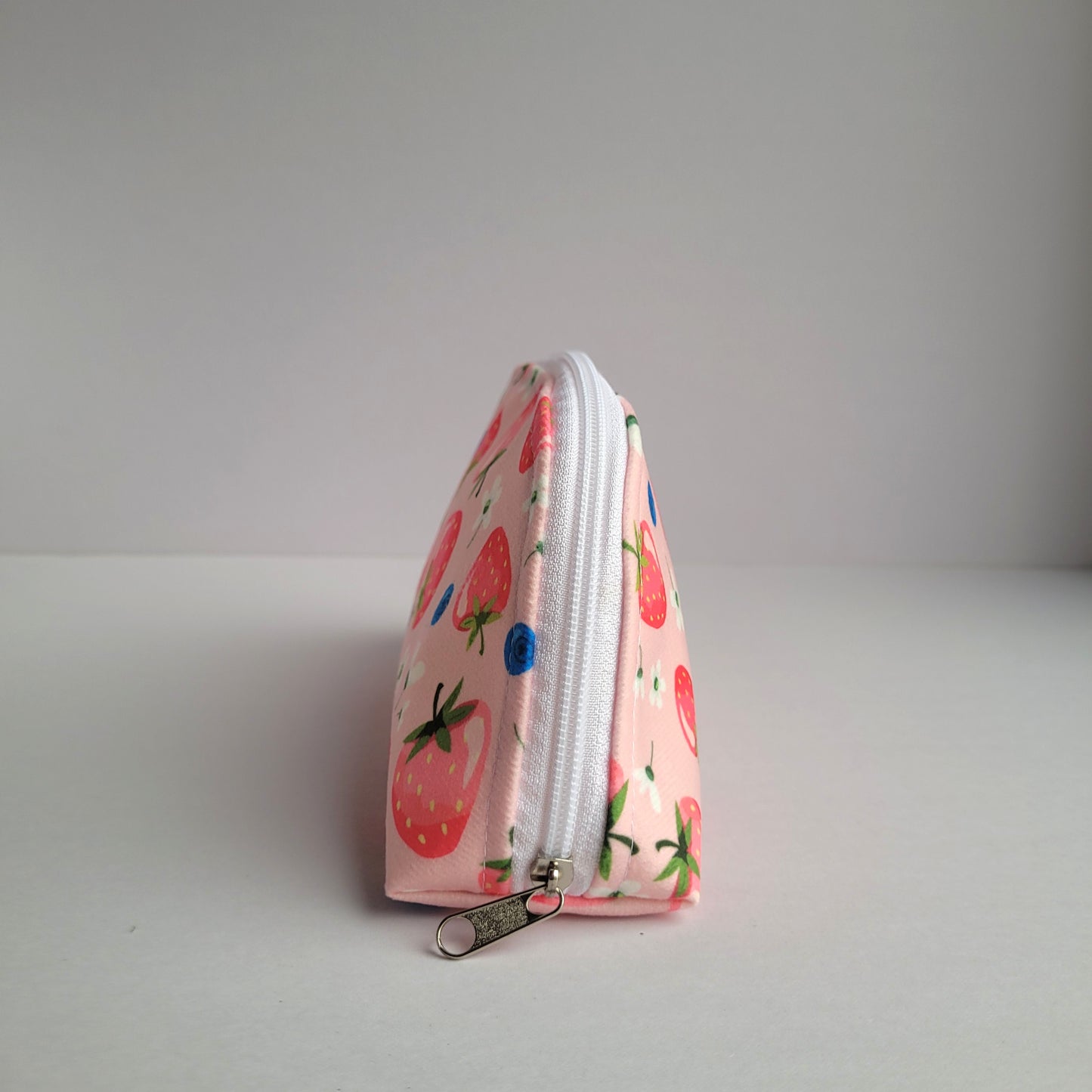 Комплект папка и несесер " Ягоди "