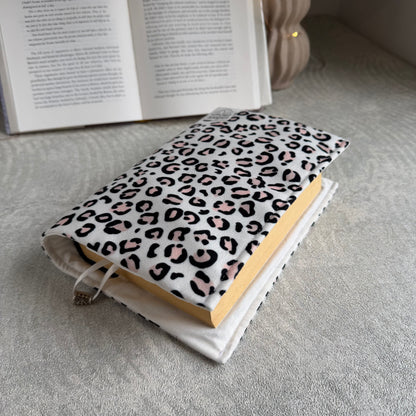 Подвързия за книга "Velvet Leopard "