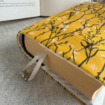 Подвързия за книга " Honey Meadow "