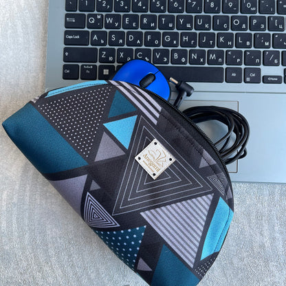 Калъф за зарядно и мишка " Триъгълници "