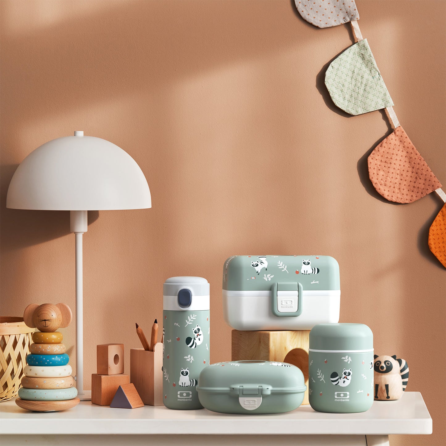 Monbento Pop Racoon– компактна термо бутилка 360 ml