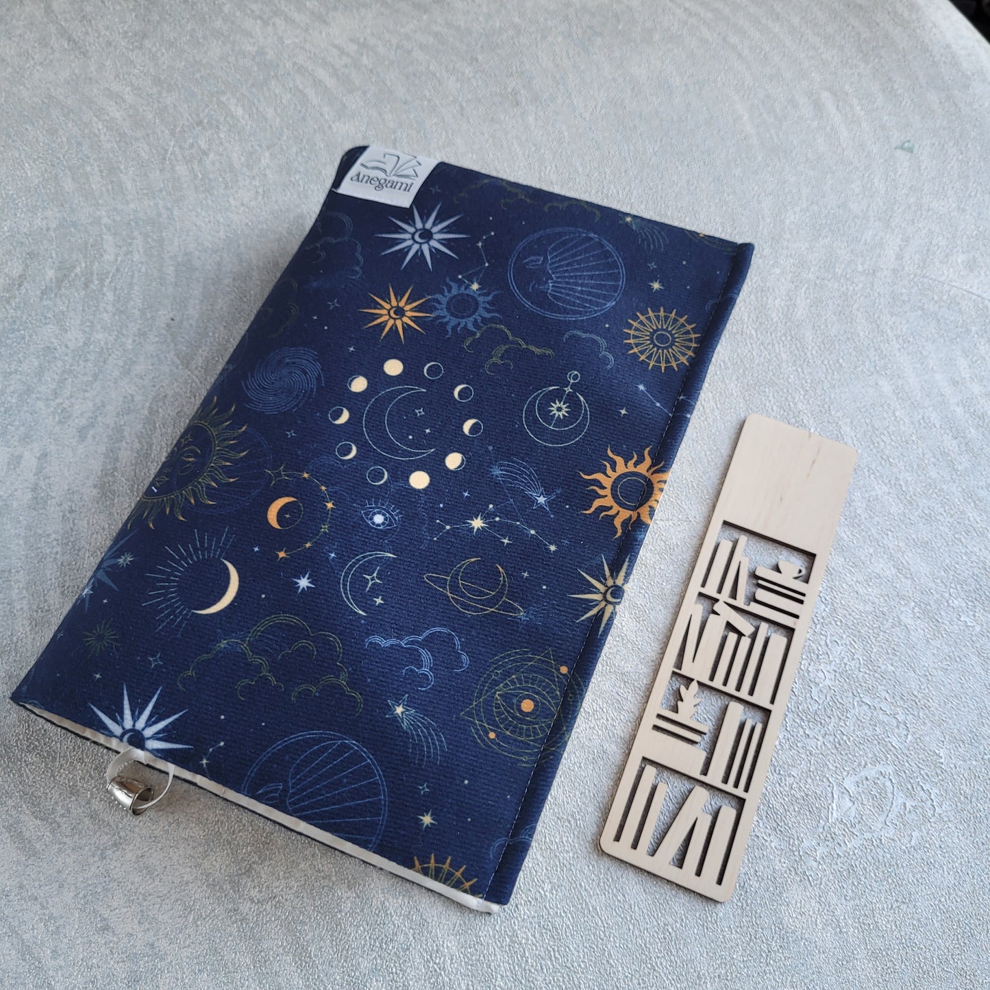 Комплект подвързия за книга Космос и дървен книгоразделител