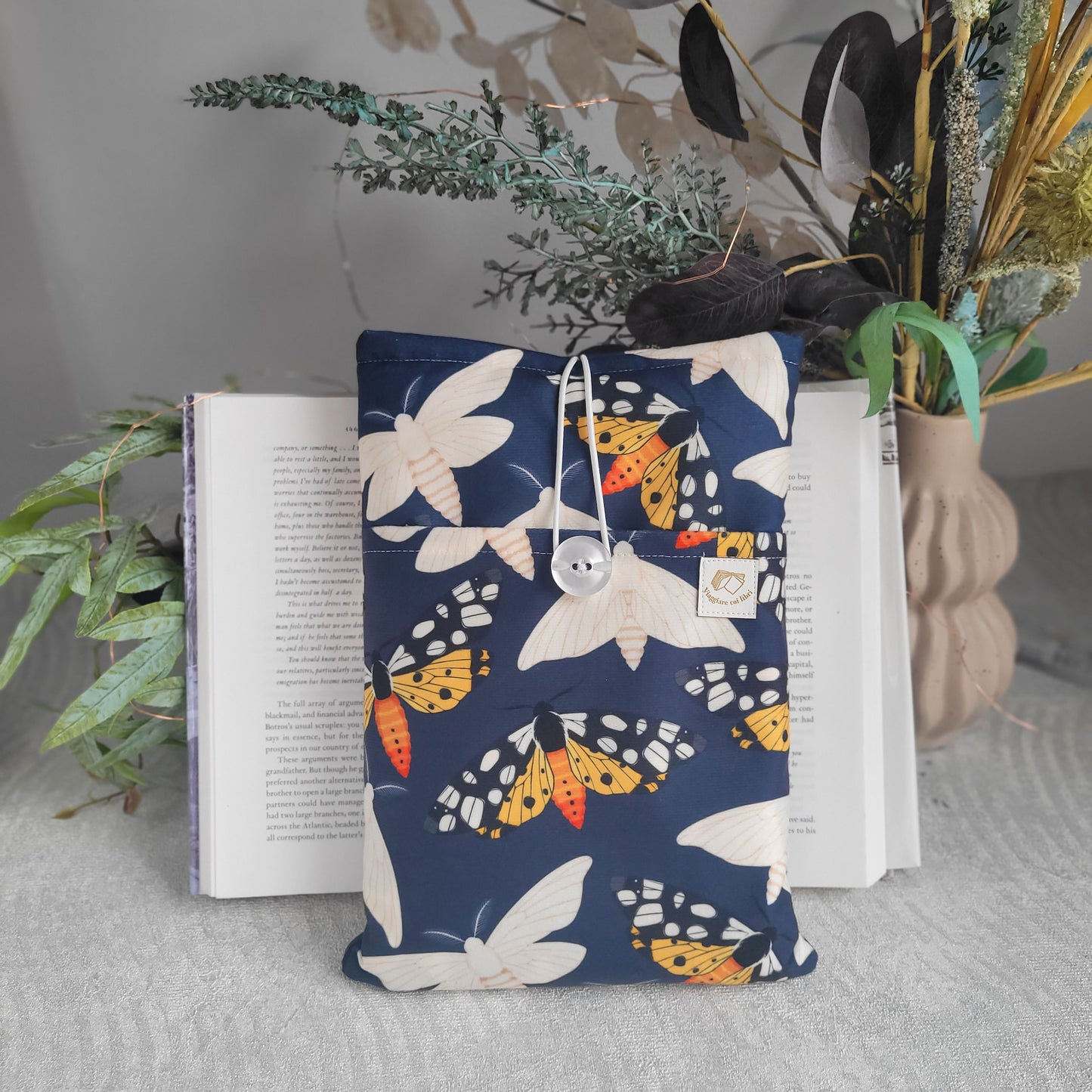 Book sleeve " Metamorfosi "